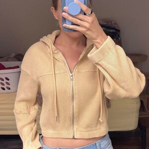 Forever 21 waffle yellow cropped zip up hoodie Size M